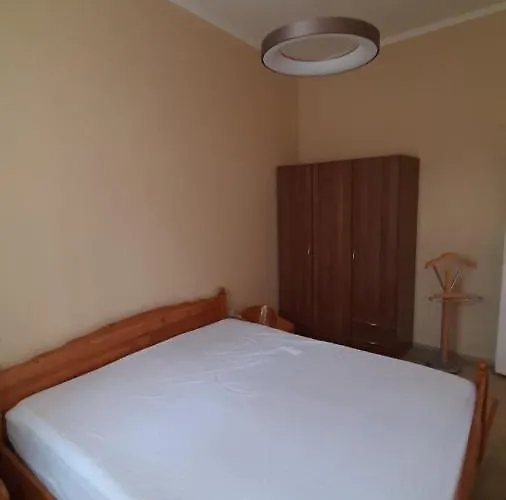 Var-lak Apartman *